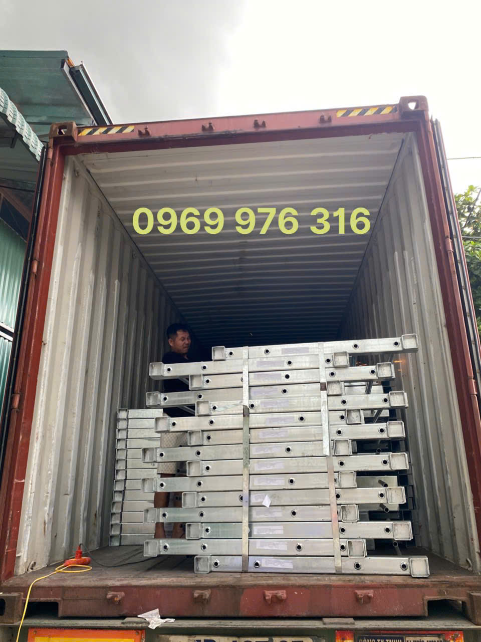 Gondola ShenXi ZLP800 tại kho hàng Công ty Cửu Long tháng 7/2026